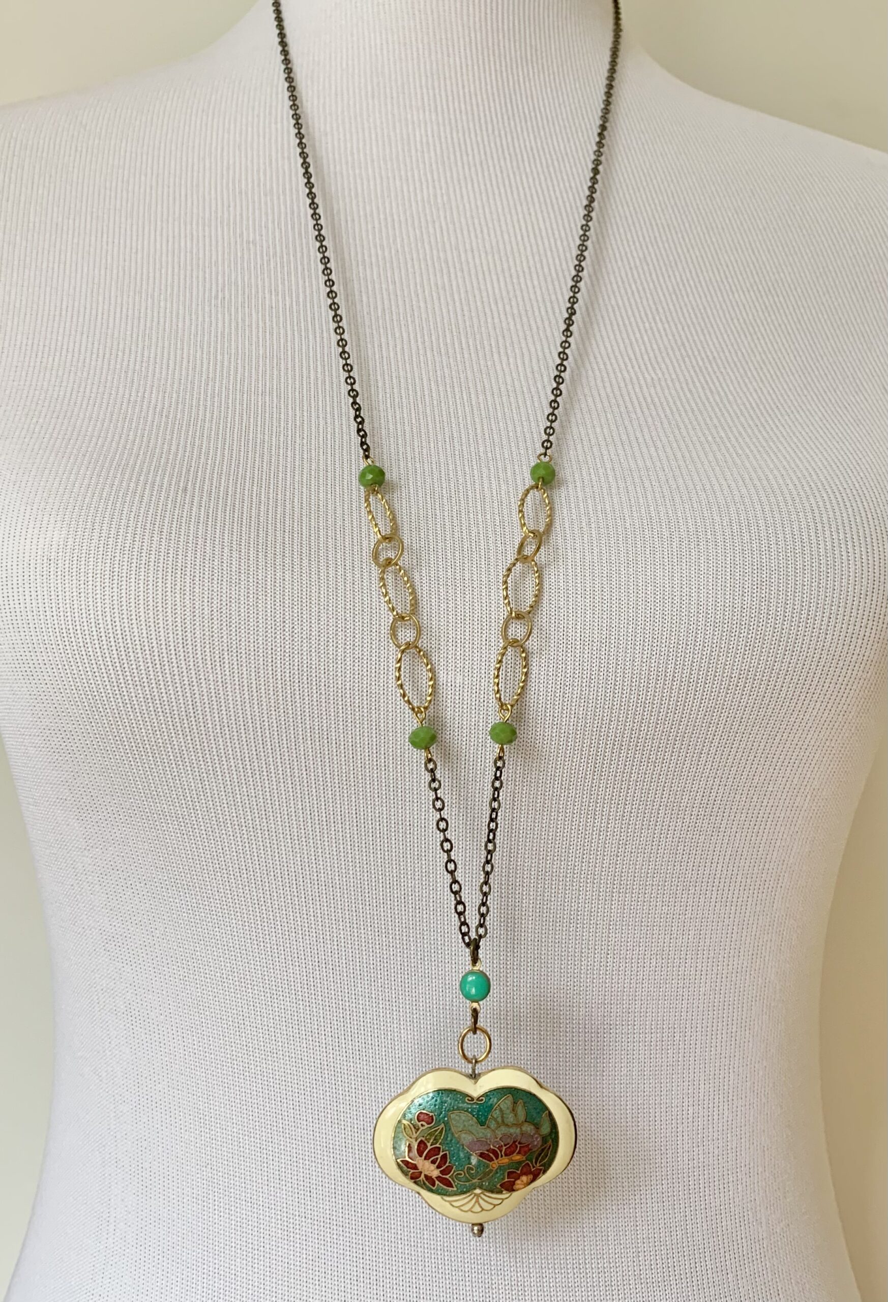 VINTAGE Gorgeous Silver colour chunky heart pendant long Necklace | Heart  pendant, Long necklace, Shop necklaces
