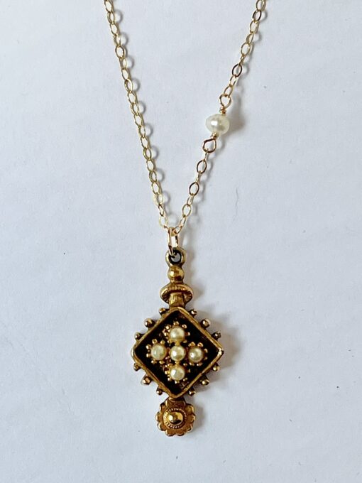 Vintage Pearl Necklace