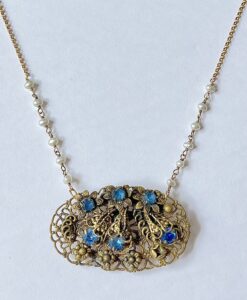 Vintage Brooch & Pearl Necklace