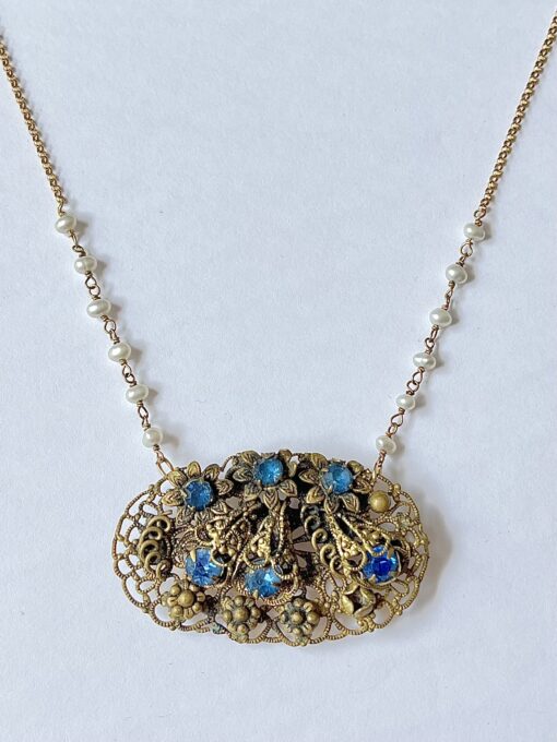 Vintage Brooch & Pearl Necklace