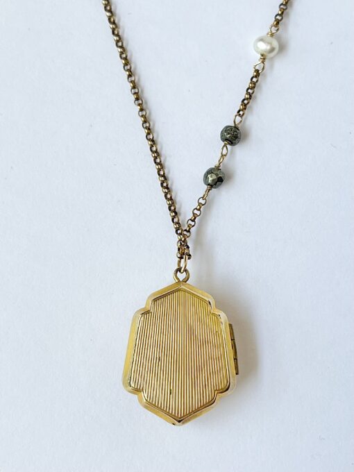 Vintage Mother of Pearl Locket Necklace - Image 4
